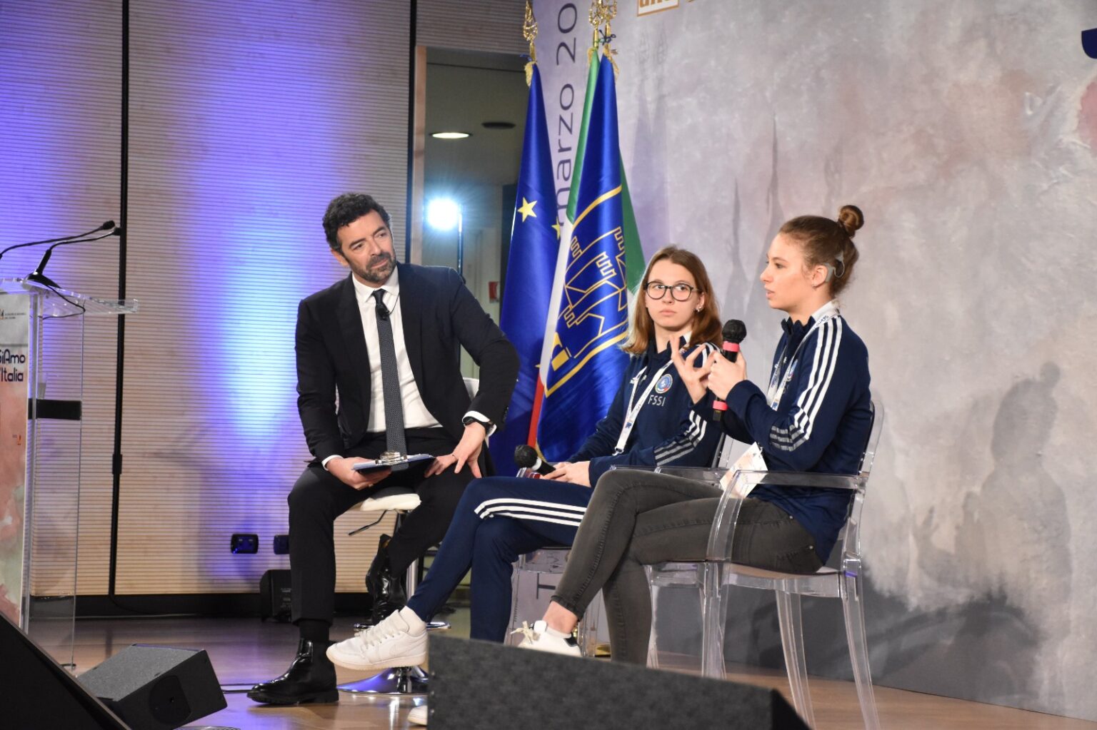 Gaia e Sara Maragno: le campionesse del nuoto FSSI come modello di vita e di sport all’Assemblea annuale Anci giovani di Treviso